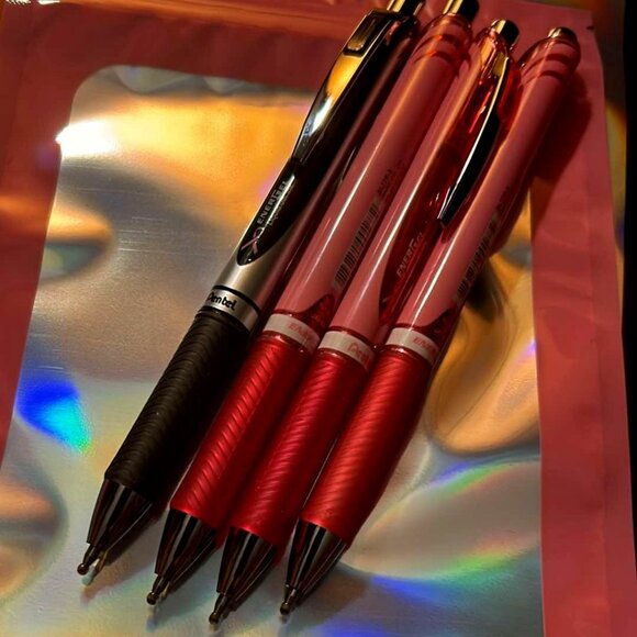Pentel Energel Pens 0.7mm Pink & Black  (4 ct) - NEW - Picture 1 of 1
